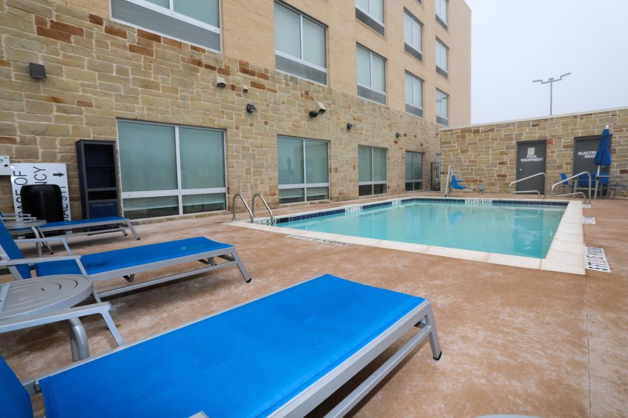 Holiday Inn Express & Suites - Forney By Ihg Exteriör bild